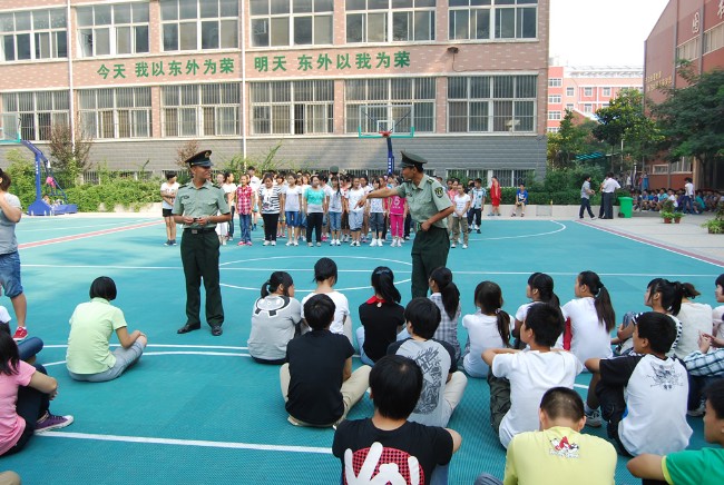 洛陽(yáng)東外2012初中部新生軍訓(xùn)