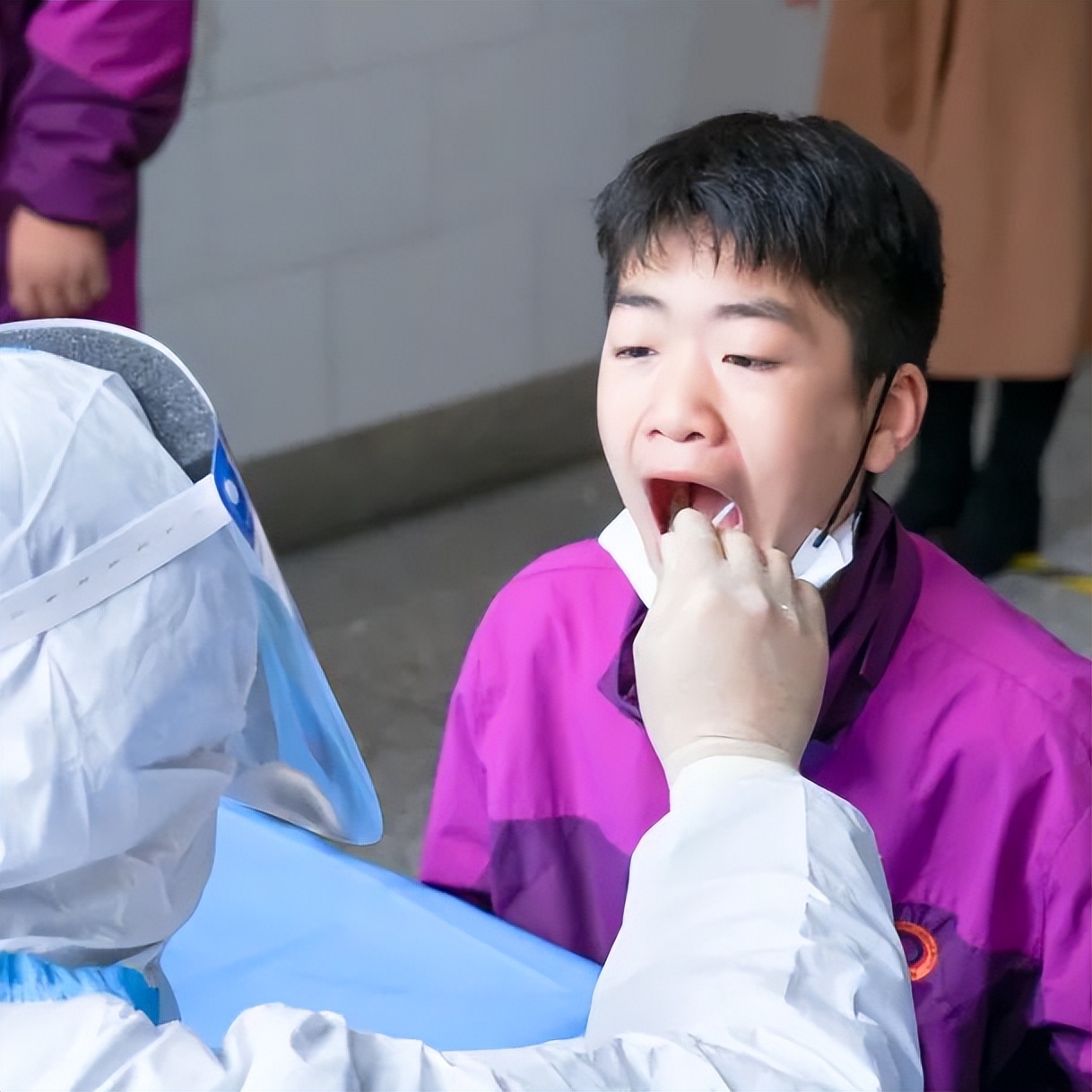 繁花似錦綻校園，核檢護航保平安